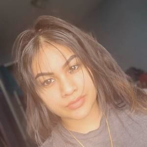 Meet your Posher, Hafsa